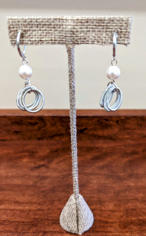 Piano Wire W/White Pearl Loop Earring-Silver