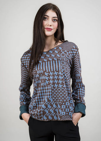 Reversible Nordic Print V-Neck Top-Brown/Blue