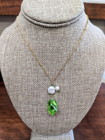 Green Quartz W/Mother Of Pearl Beads Necklace-Gold