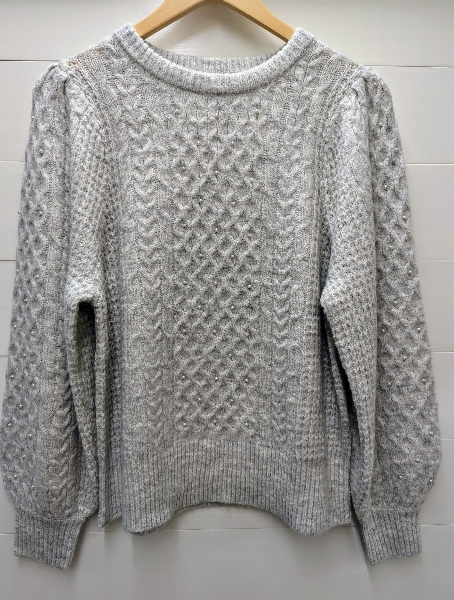 Cable Knit Sweater W/Pearls-Grey