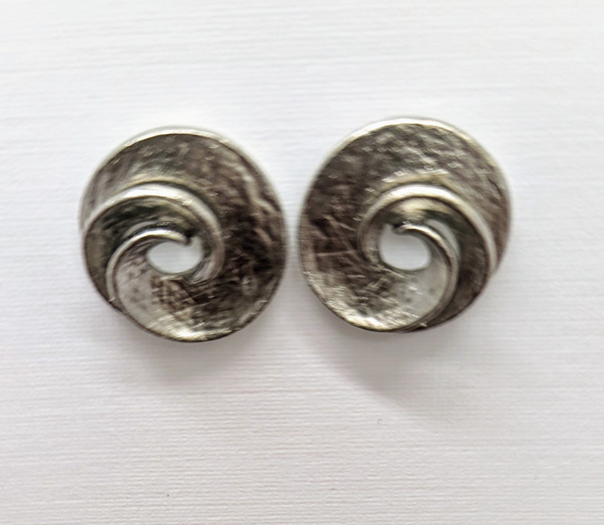 Small Wave Circle Earrings-Silver