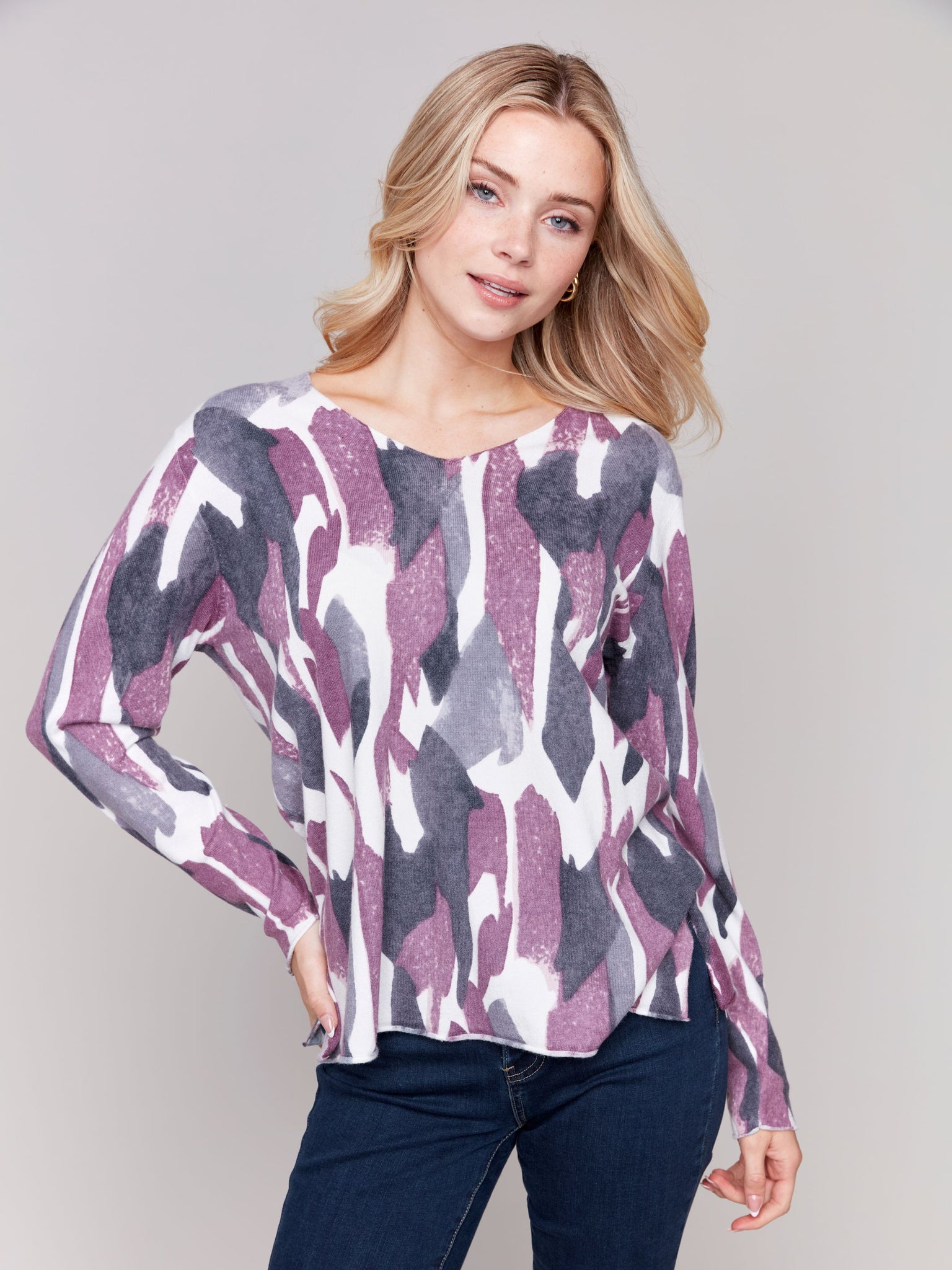 Printed V-Neck L/S Plushy Basic Sweater-Pastel