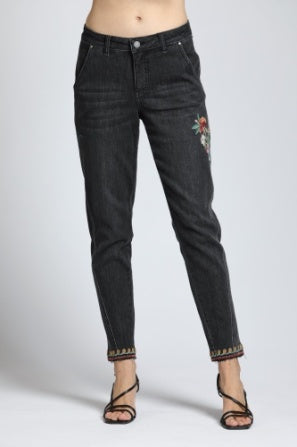 Floral Embroidered Slouchy Jeans-Black